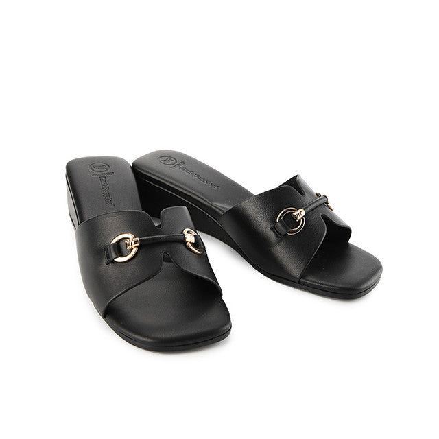 Slide Gemma Jansen In Black