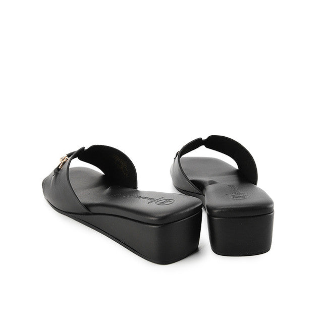 Slide Gemma Jansen In Black