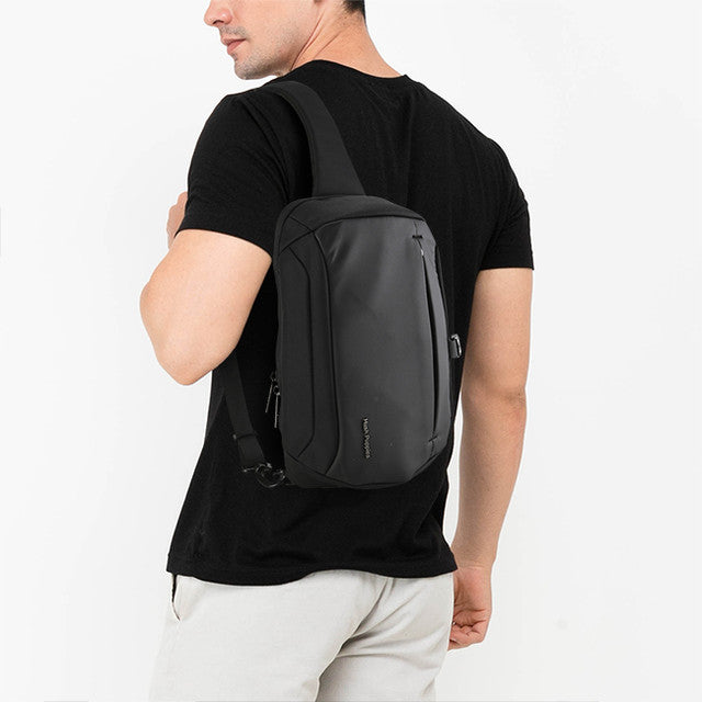 Emeric Chest Bag In Black