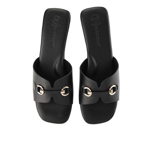 Slide Gemma Jansen In Black