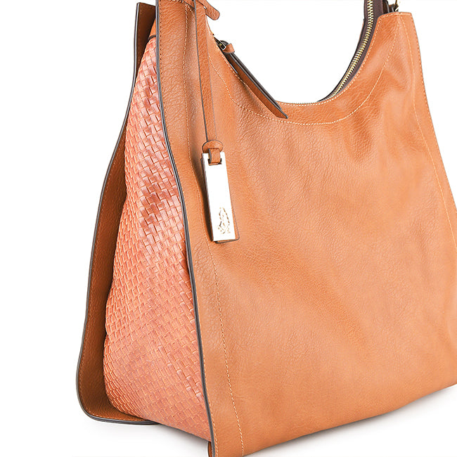 Issaya Hobo (M) In Camel