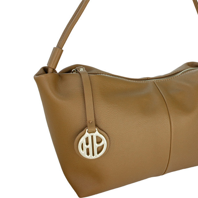 Alara Shoulder In Camel