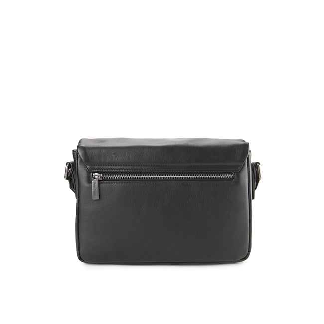 Walley Messenger Bag In Black