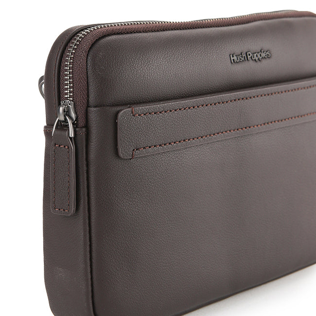 Woody Clutch In Dark Brown