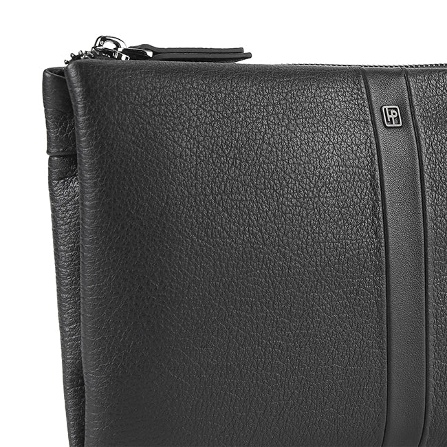 Shelton Clutch In Black