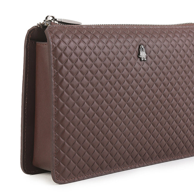 Scottie Clutch In Dark Brown