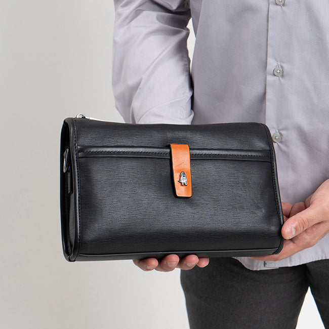 Anthony Clutch / Messenger Bag In Black