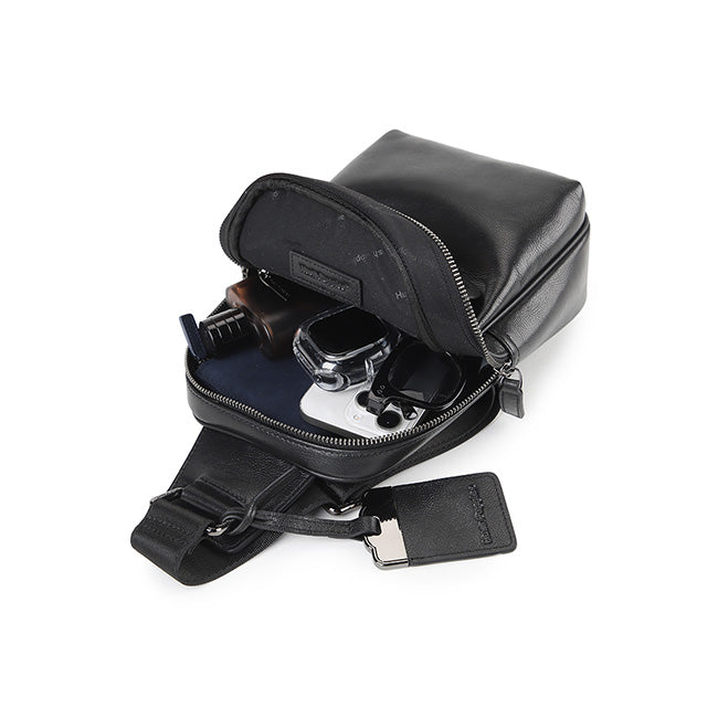 William Smith Chest Bag In Black