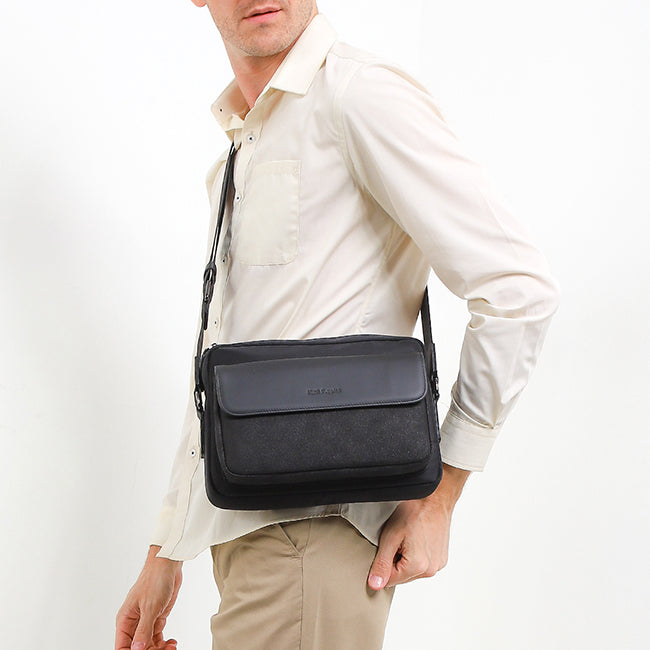 Molly Messenger Bag In Black
