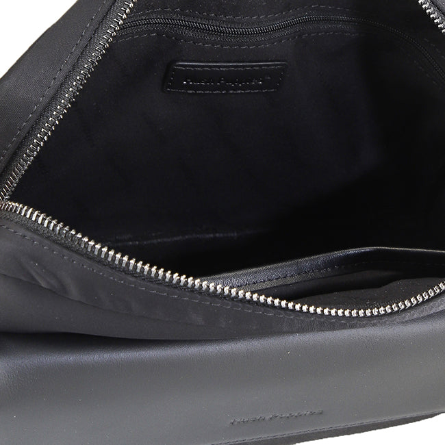 Molly Messenger Bag In Black