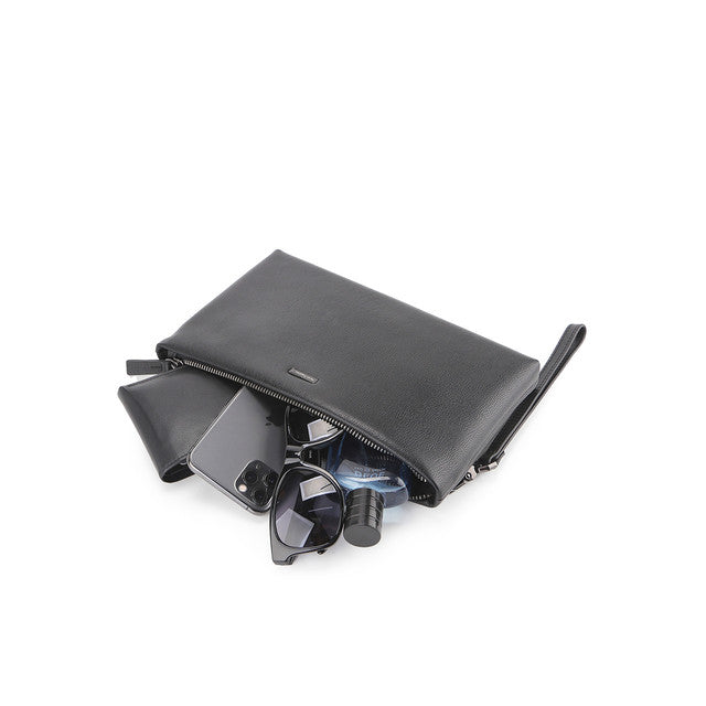 Ramee Clutch In Black