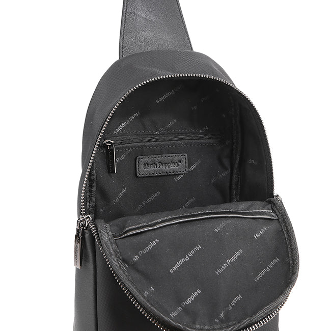 Vincent Chest Bag In Black