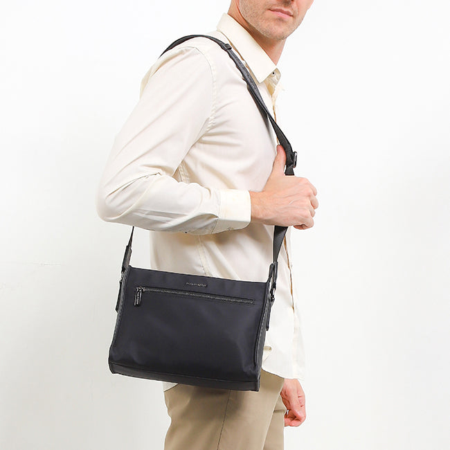Vincent Messenger Bag In Black