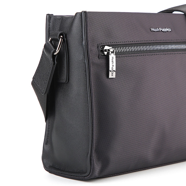 Vincent Messenger Bag In Black