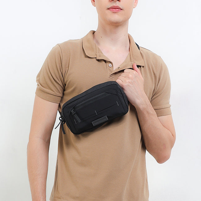Xander Waist Bag In Black