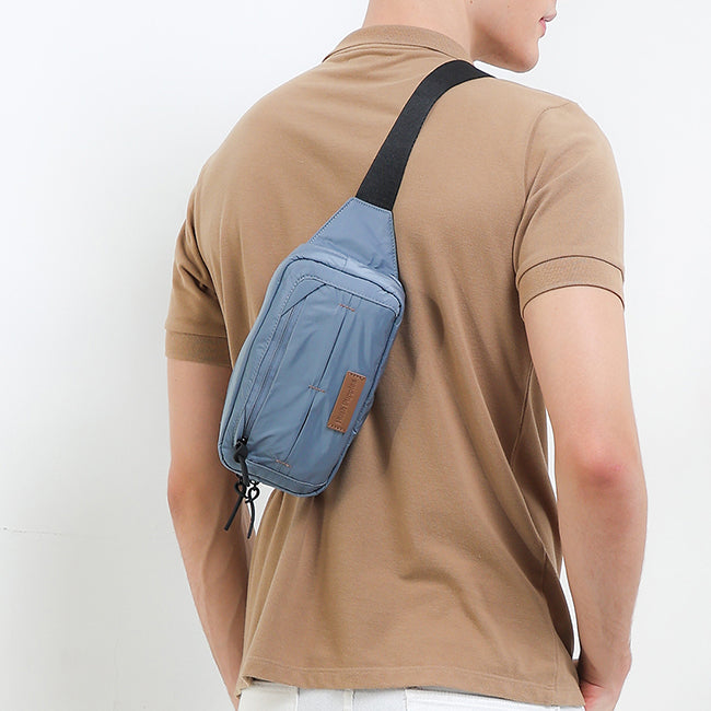 Xander Waist Bag In Light Blue