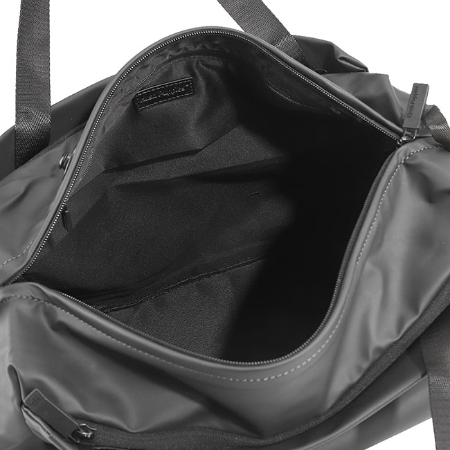 Zariah Messenger Bag In Black