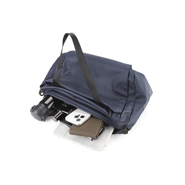 Zariah Messenger Bag In Navy