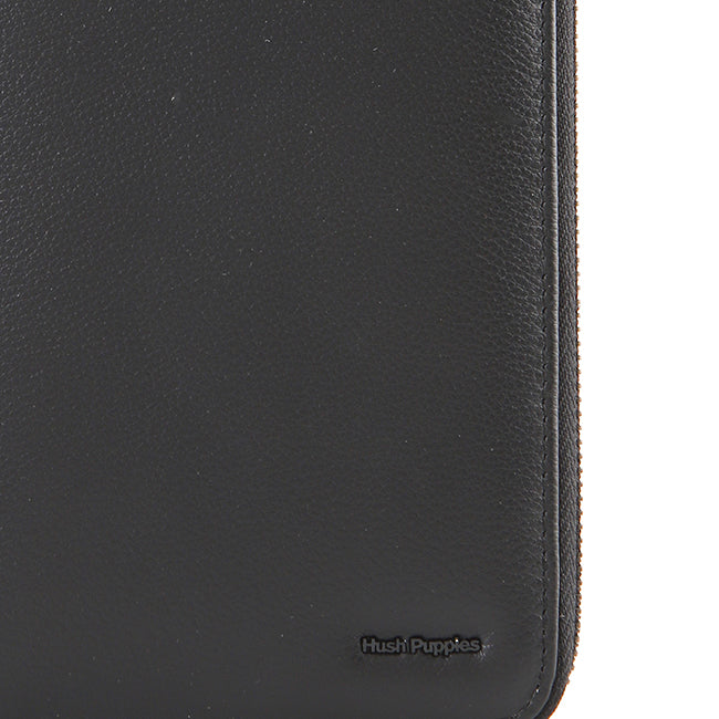 Jiro Passport Zip H In Black