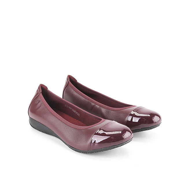 Maiza Palmer In Maroon