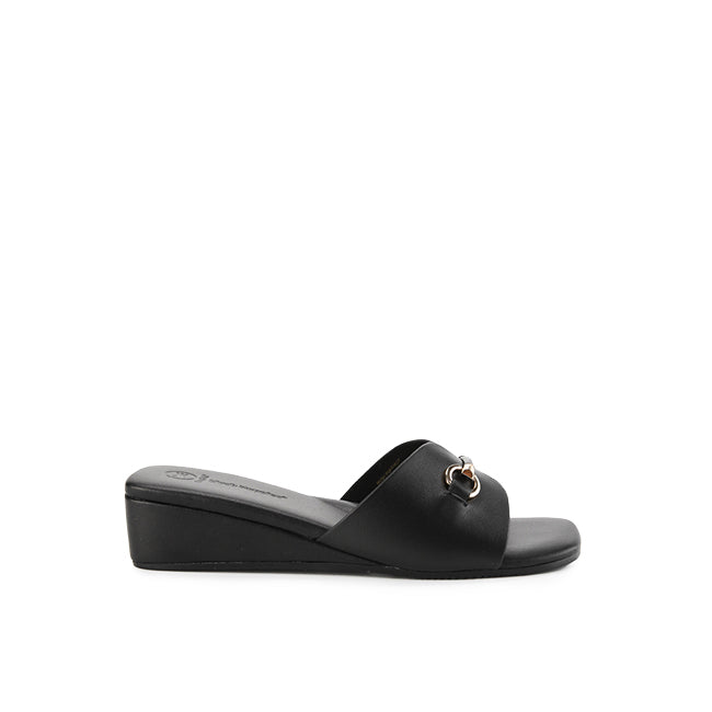 Slide Gemma Jansen In Black