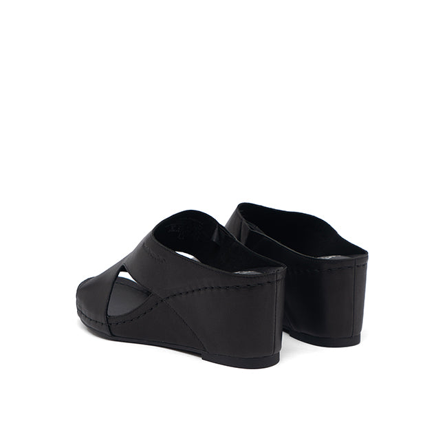 Ariel Slipon
