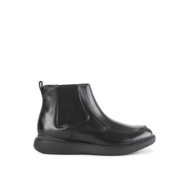 Alpha Chelsea Boots In Black