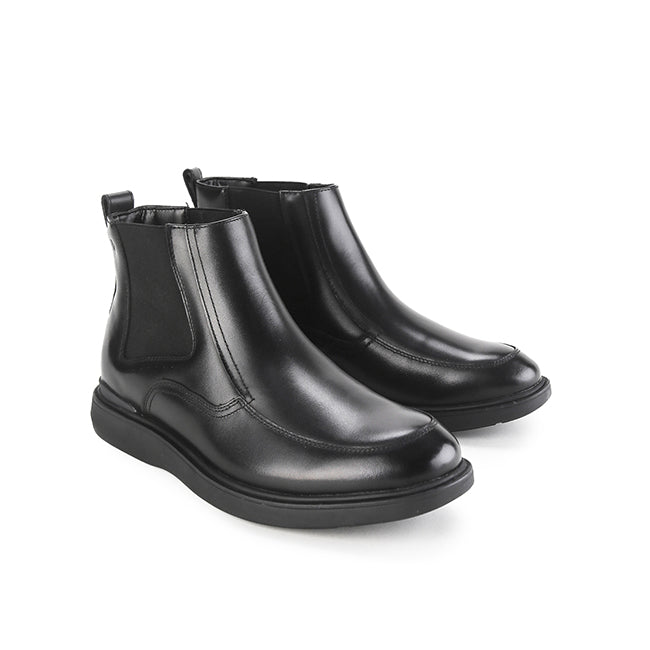 Alpha Chelsea Boots In Black