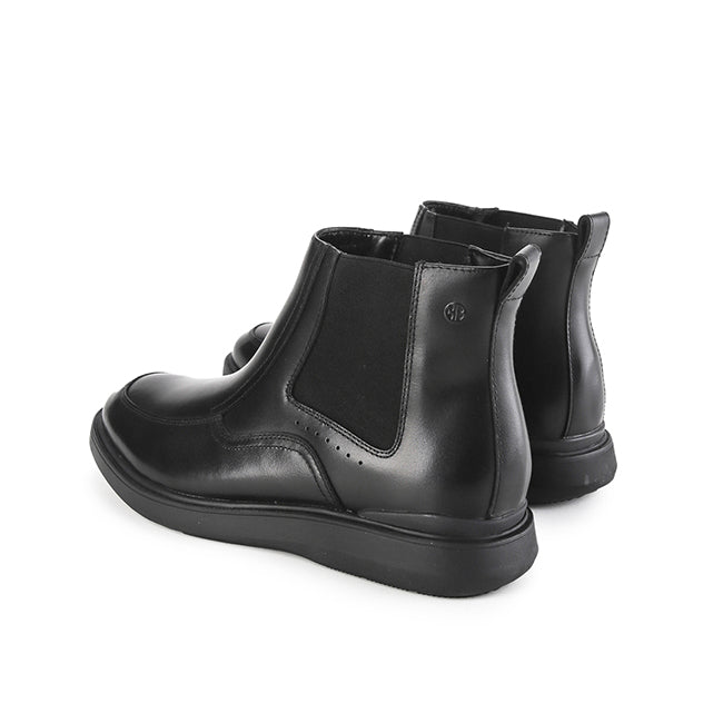 Alpha Chelsea Boots In Black