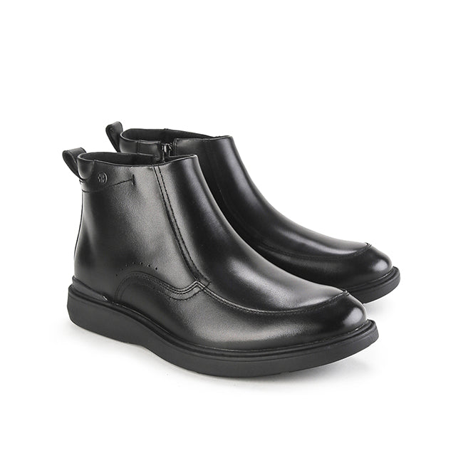 Alpha Zip Boots In Black