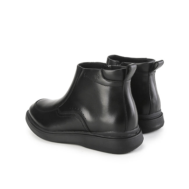 Alpha Zip Boots In Black