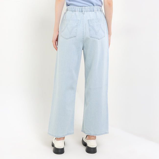 Munroe In Light Blue