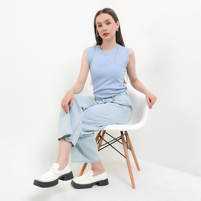 Munroe In Light Blue