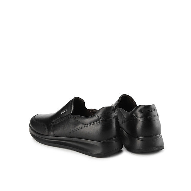 Oswald Slip On In Black