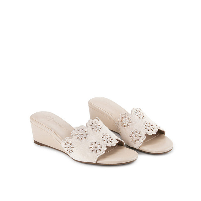 Marion Amber Slip On In Beige