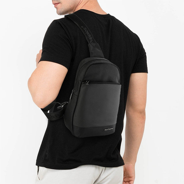 Louis Chest Bag In Black