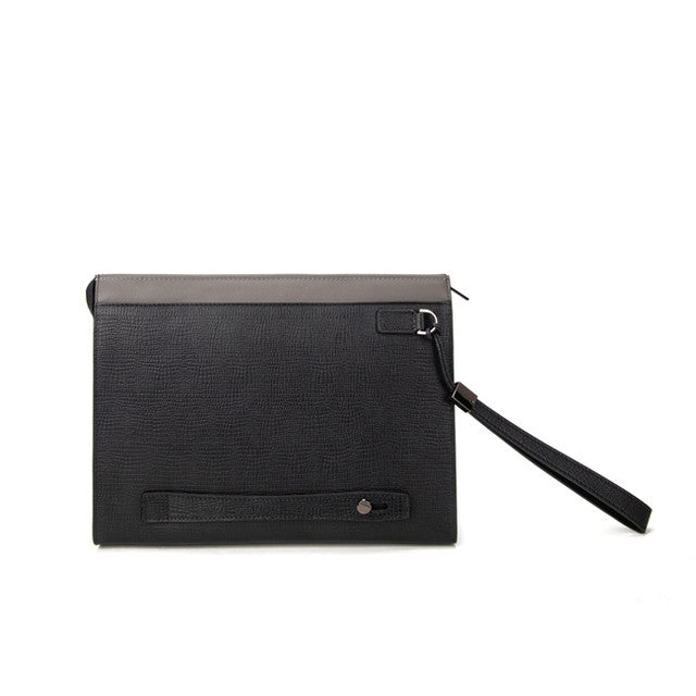 Gillis Clutch In Black