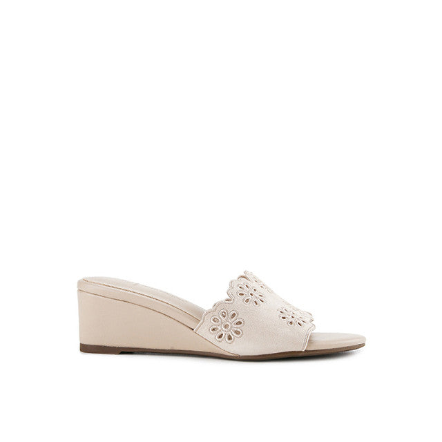 Marion Amber Slip On In Beige