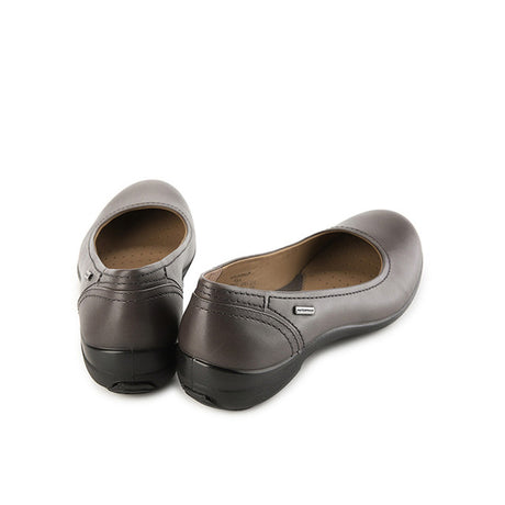 Yola In Grey