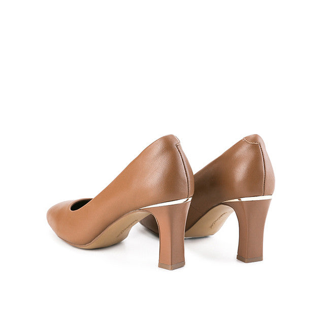 Robyn Mars In Tan