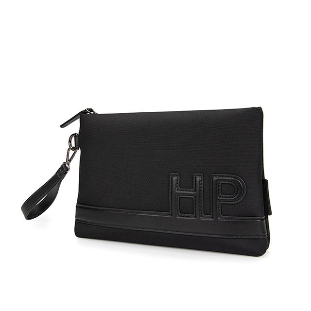 Fredro Clutch In Black