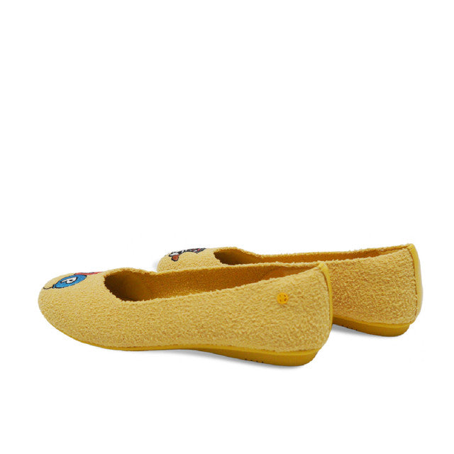 Samantha Pawty In Yellow