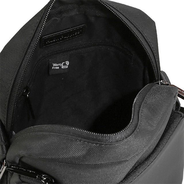 Louis Sling Bag In Black