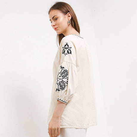 Dc Nikoleta In White