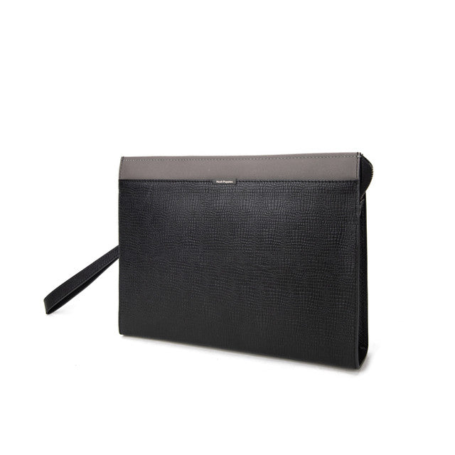 Gillis Clutch In Black