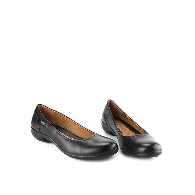 Yola In Black