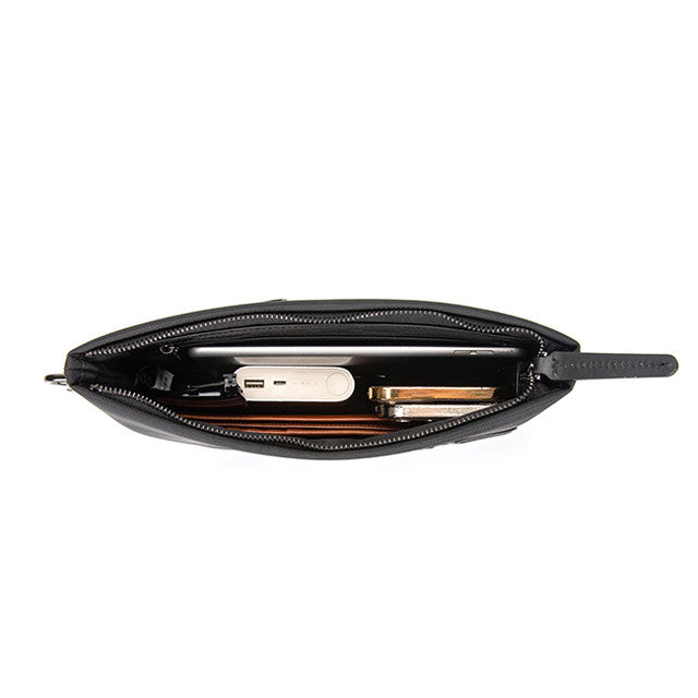 Fredro Clutch In Black