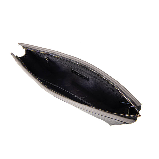 Gillis Clutch In Black