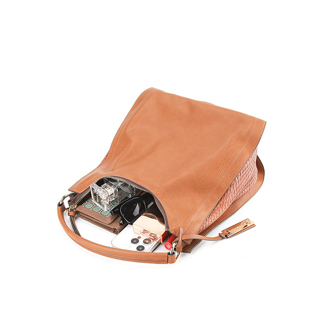 Issaya Hobo (S) In Camel