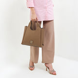 Everly Hobo (M) In Taupe
